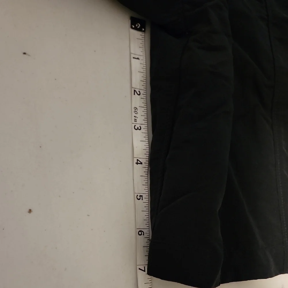 Columbia Women's Black Cargo Shorts In 8L - Picture 5 of 7